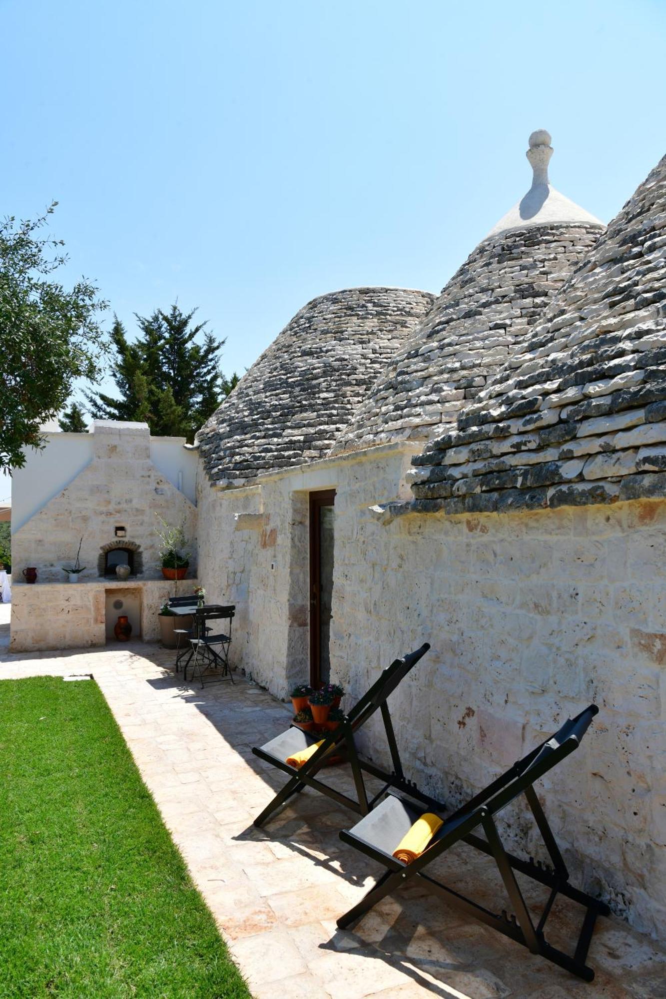 Lamarossa Trulli & Suites Antonelli Exterior foto